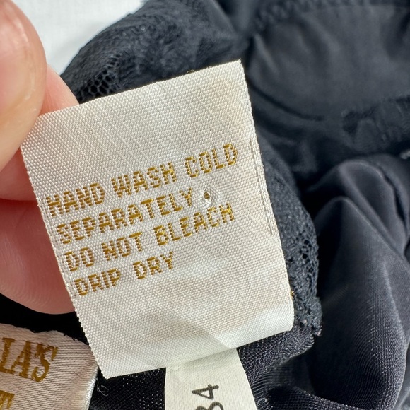 Victoria’s Secret vintage gold label lace bodysuit black size 32A - Picture 9 of 9